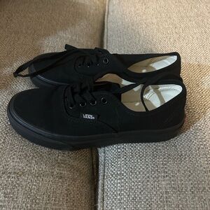 Size 3y new vans